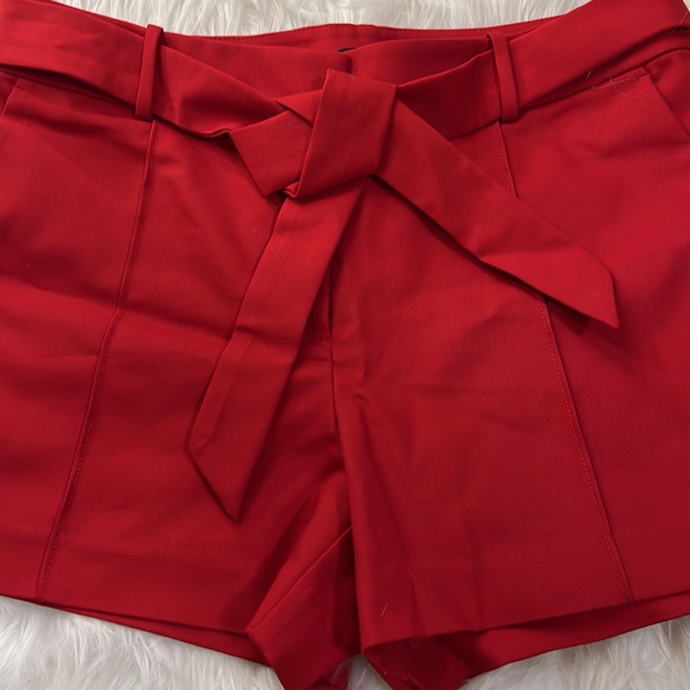 Gorgeous red dress shorts with front full pleat, fabric belt to match. - Picture 2 of 4